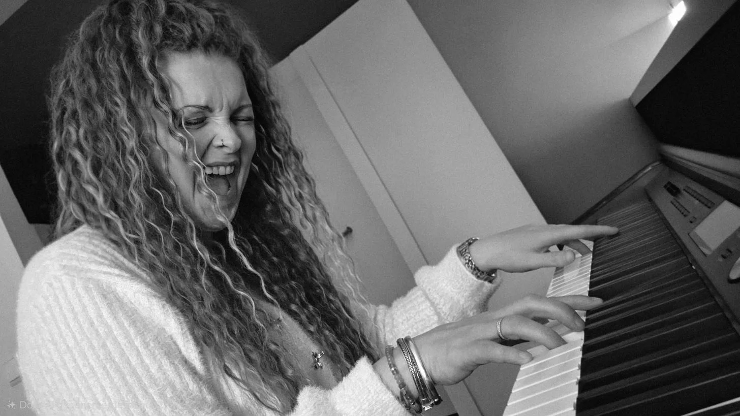 Lady Lee aan de piano